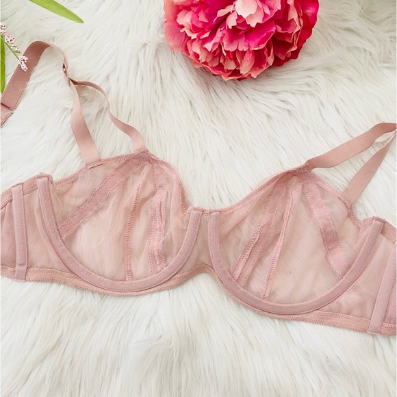 Victoria’s Secret Very Sexy Unlined Balconette Bra - Picture 4 of 6